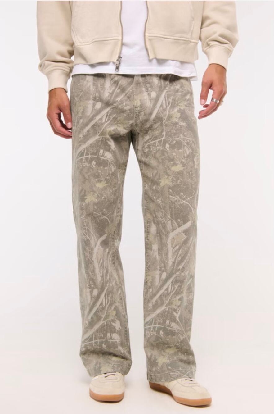 Abercrombie & Fitch Men's Baggy 5-Pocket Carpenter Pant in Olive Camo 32X32